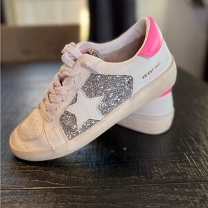 Vintage Havana Pink Pop Sneakers - size 9